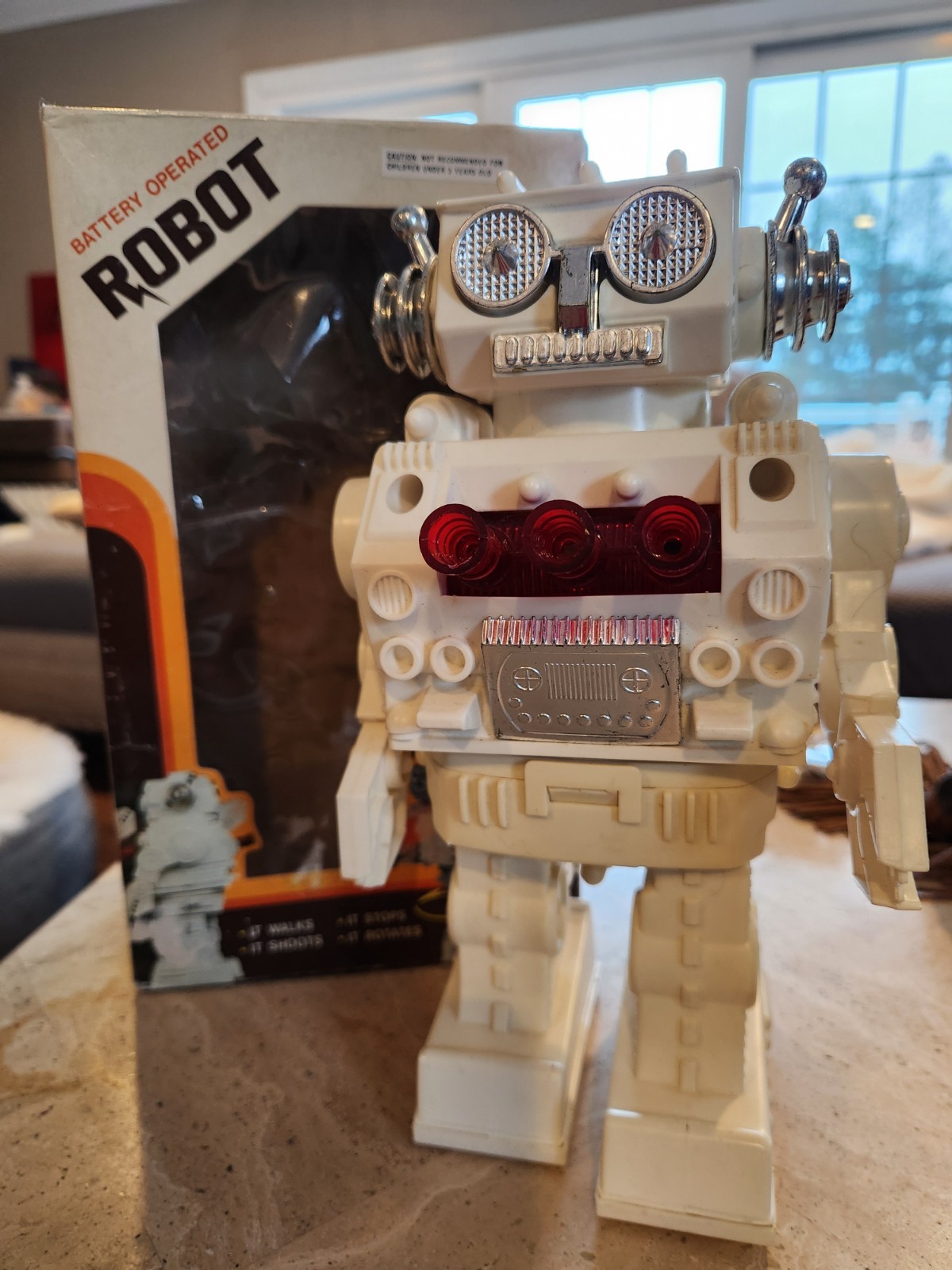 ROBOT BATTERY OPERATED  STAR FIGHTER  HORIKAWA VARIANT NEW BRIGHT SEE VIDEO