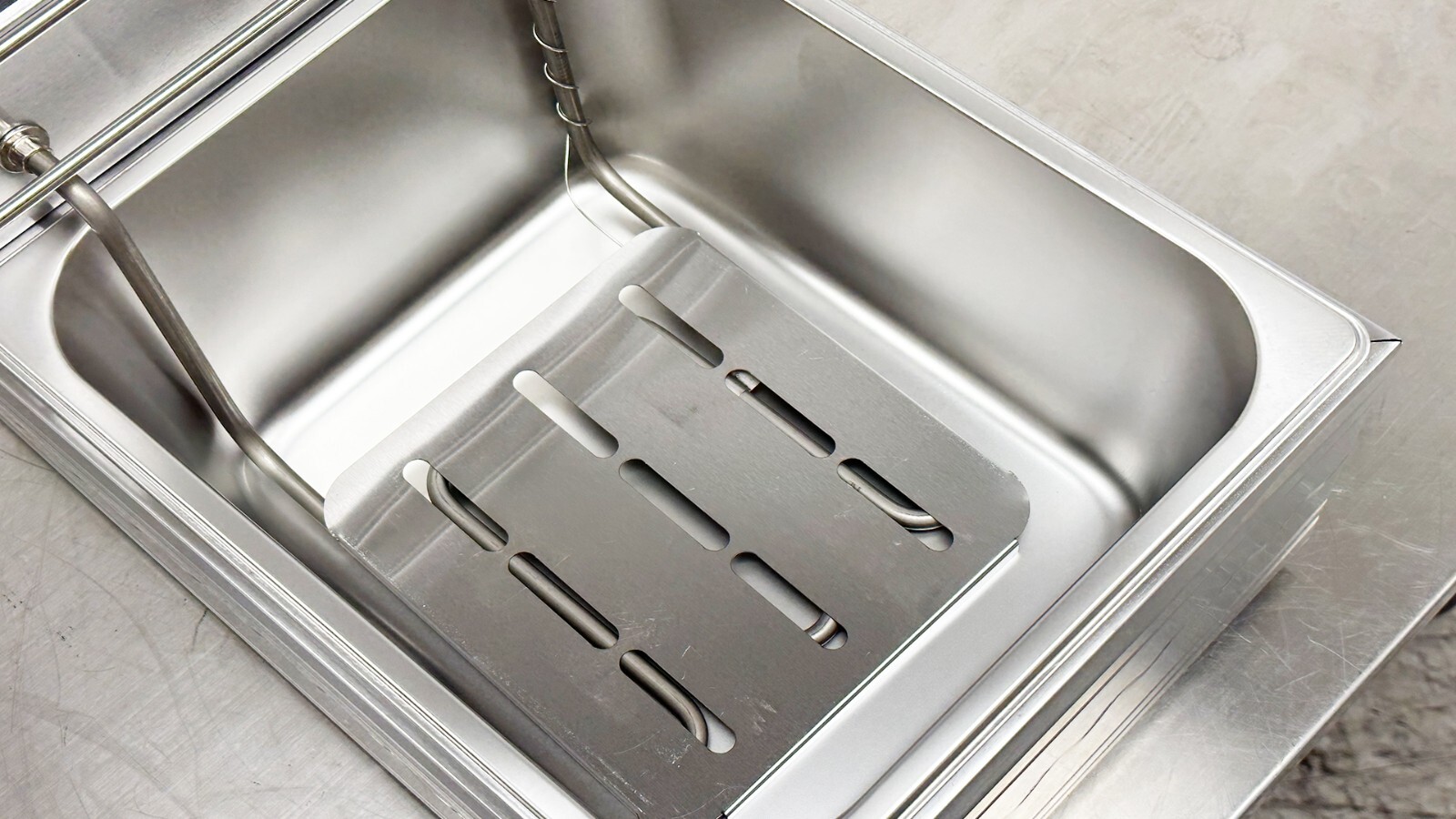 NEW 6L 1600W Electric Deep Fryer Single Tank Basket Commercial Restaurant