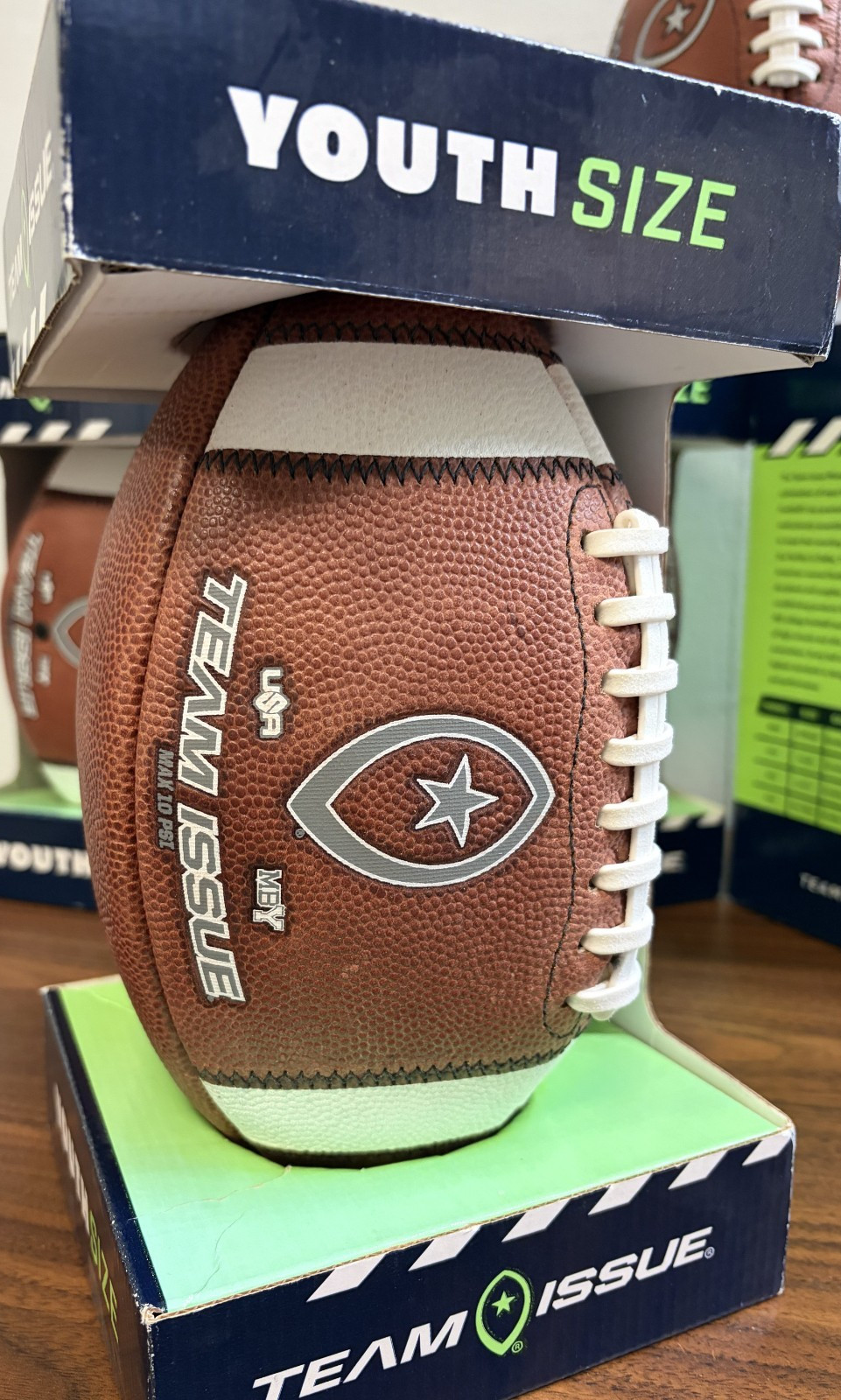 NEW TEAM ISSUE MONEY BALL OFFICIAL GAME LEATHER FOOTBALL YOUTH SIZE MBY 12-14YRS