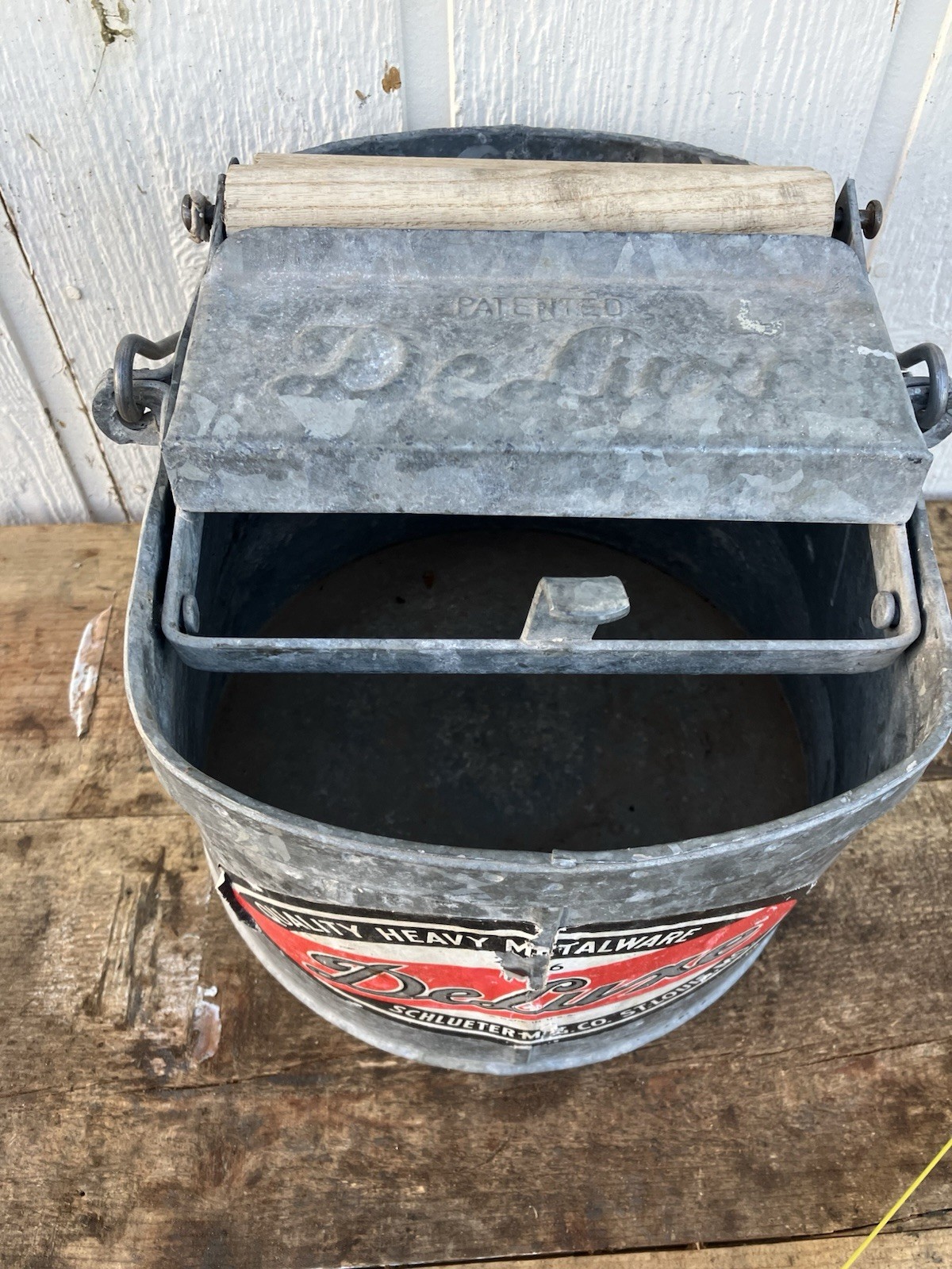 VIDEO--NICE! Vintage DeLuxe Galvanized Wringer Mop Bucket Schlueter Mfg w/ Label