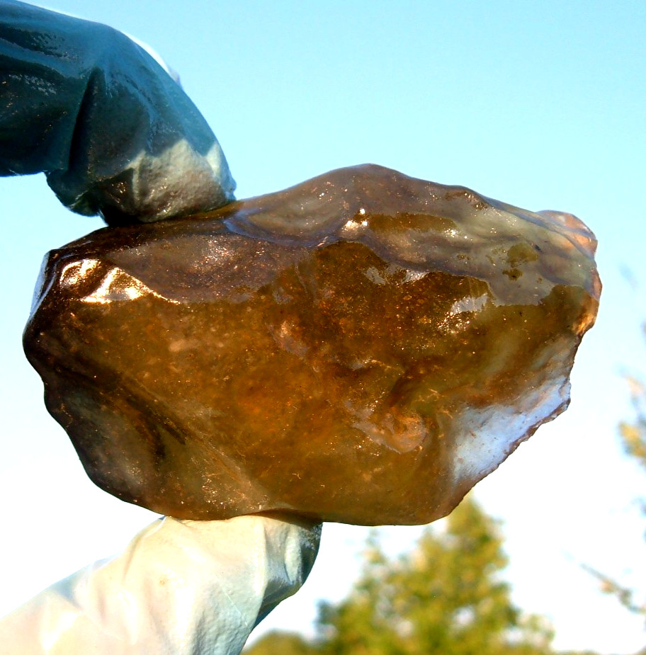 Libyan Desert Glass Meteorite Tektite impact specimen( 600 crt) Dark Gem AAA+