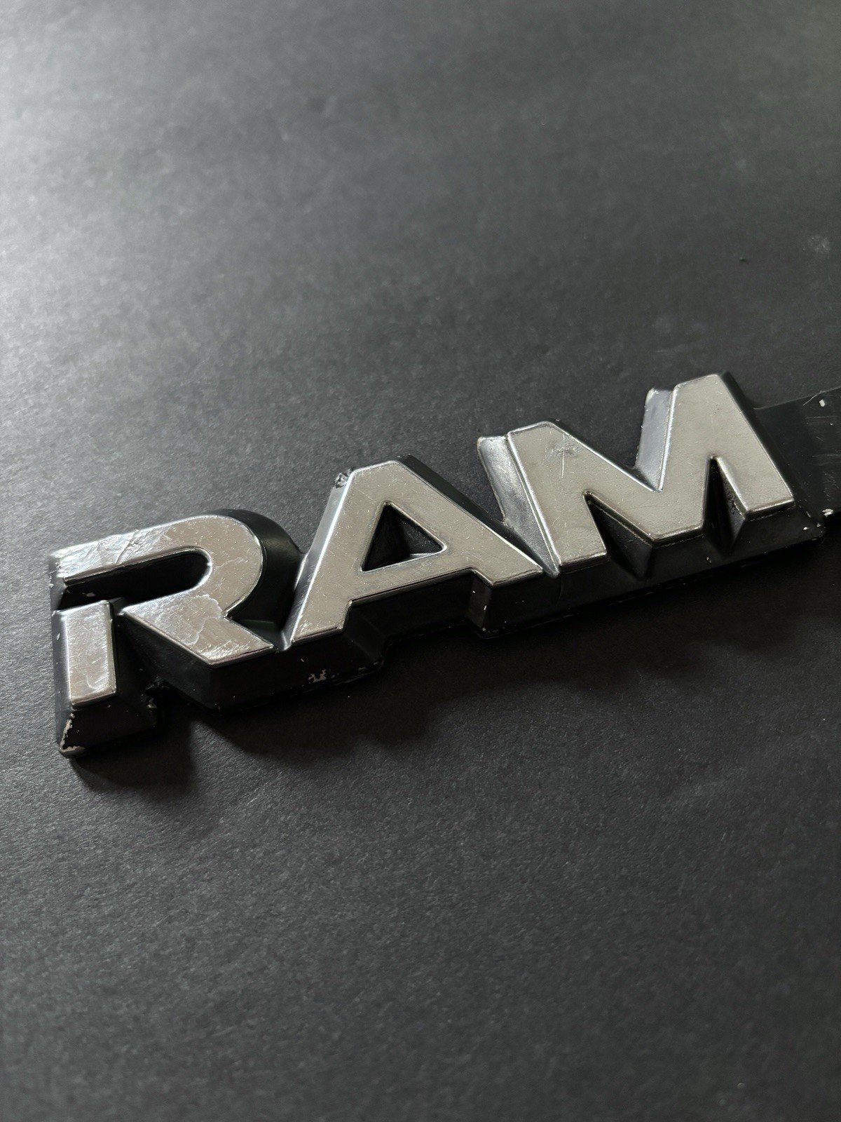 97-02 Dodge Ram 1500 Emblem 85501C Logo 5DV60PR4 Nameplate 55295310 Decal Badge