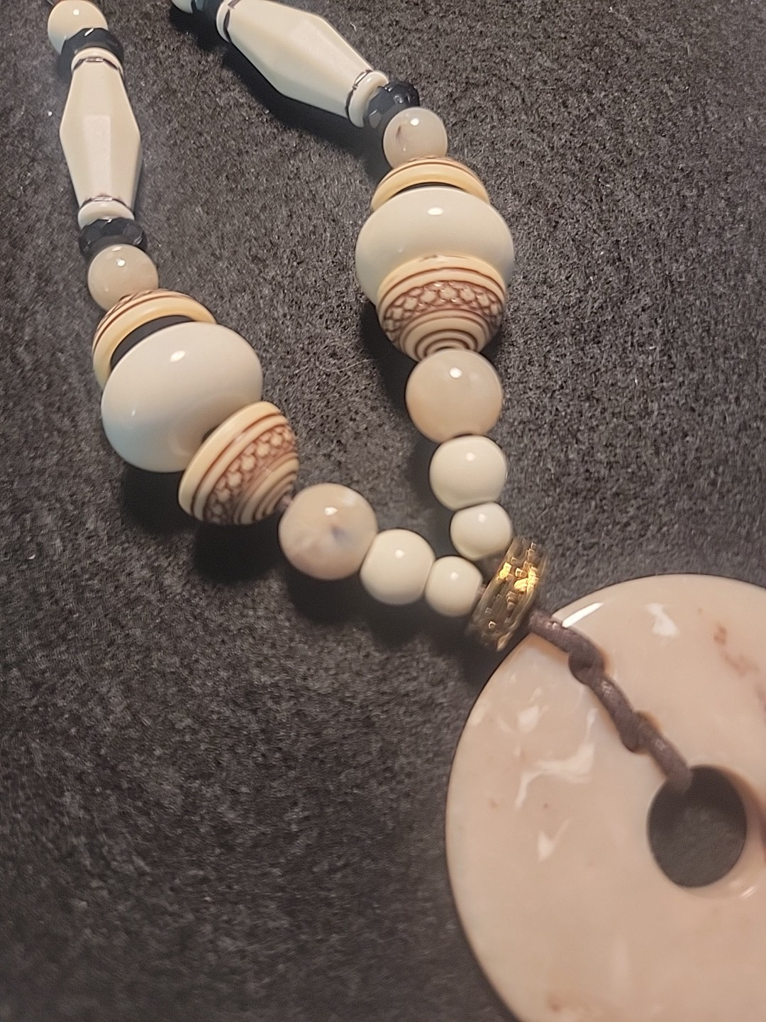 Vtg. LIZ CLAIBORNE Neut Stone Pendant Necklace/Made In Italy/ NEW