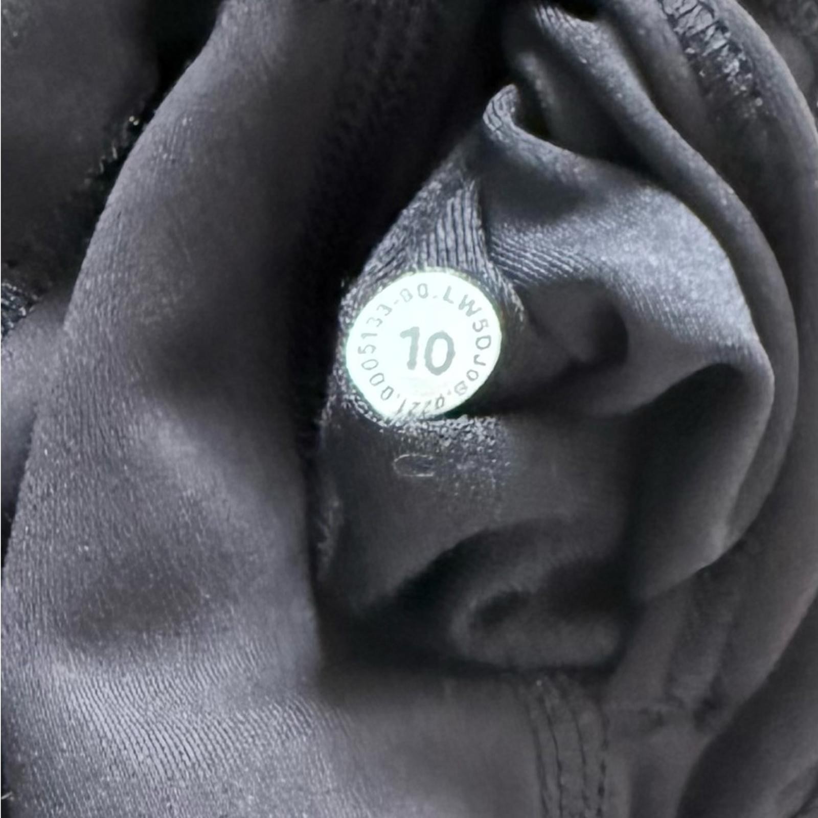 Lululemon Women’s Black Leggings! Size 10