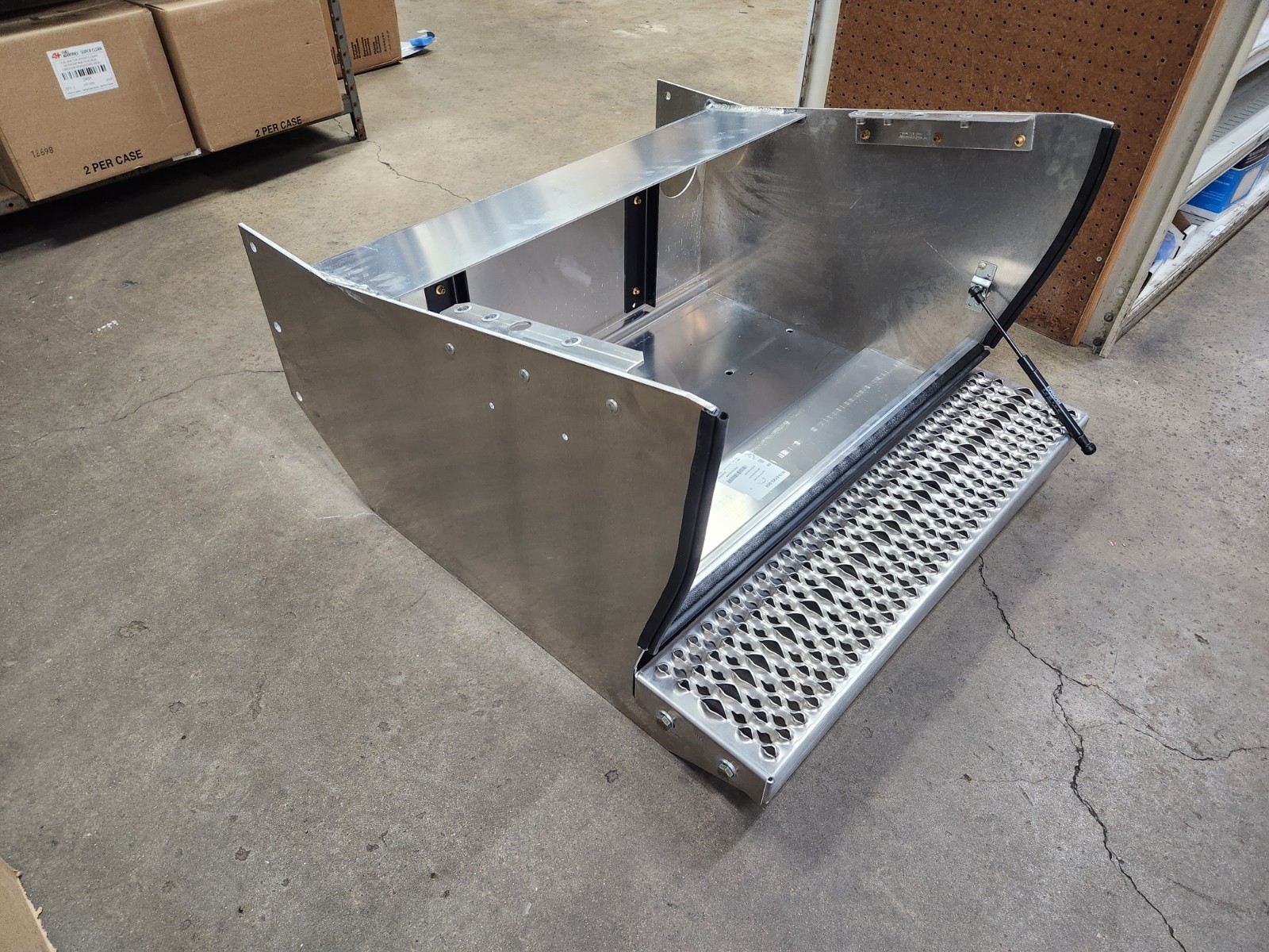 N10-6183-004 OEM Paccar Peterbilt Battery Box PB579 NEW