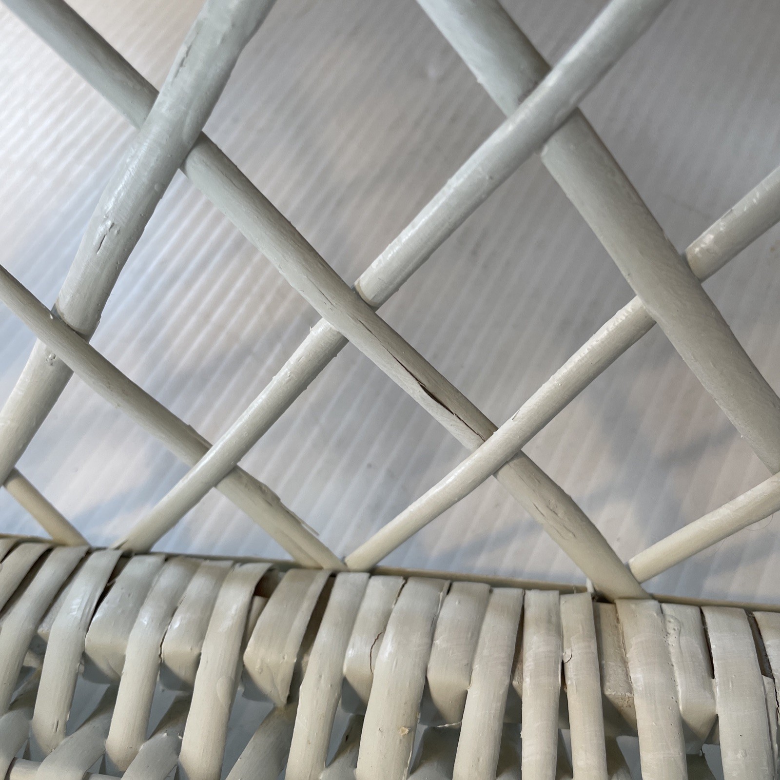 Vtg White Wicker Wall or Free Standing Shelf Boho, Shabby Chic, Cottage, Beach