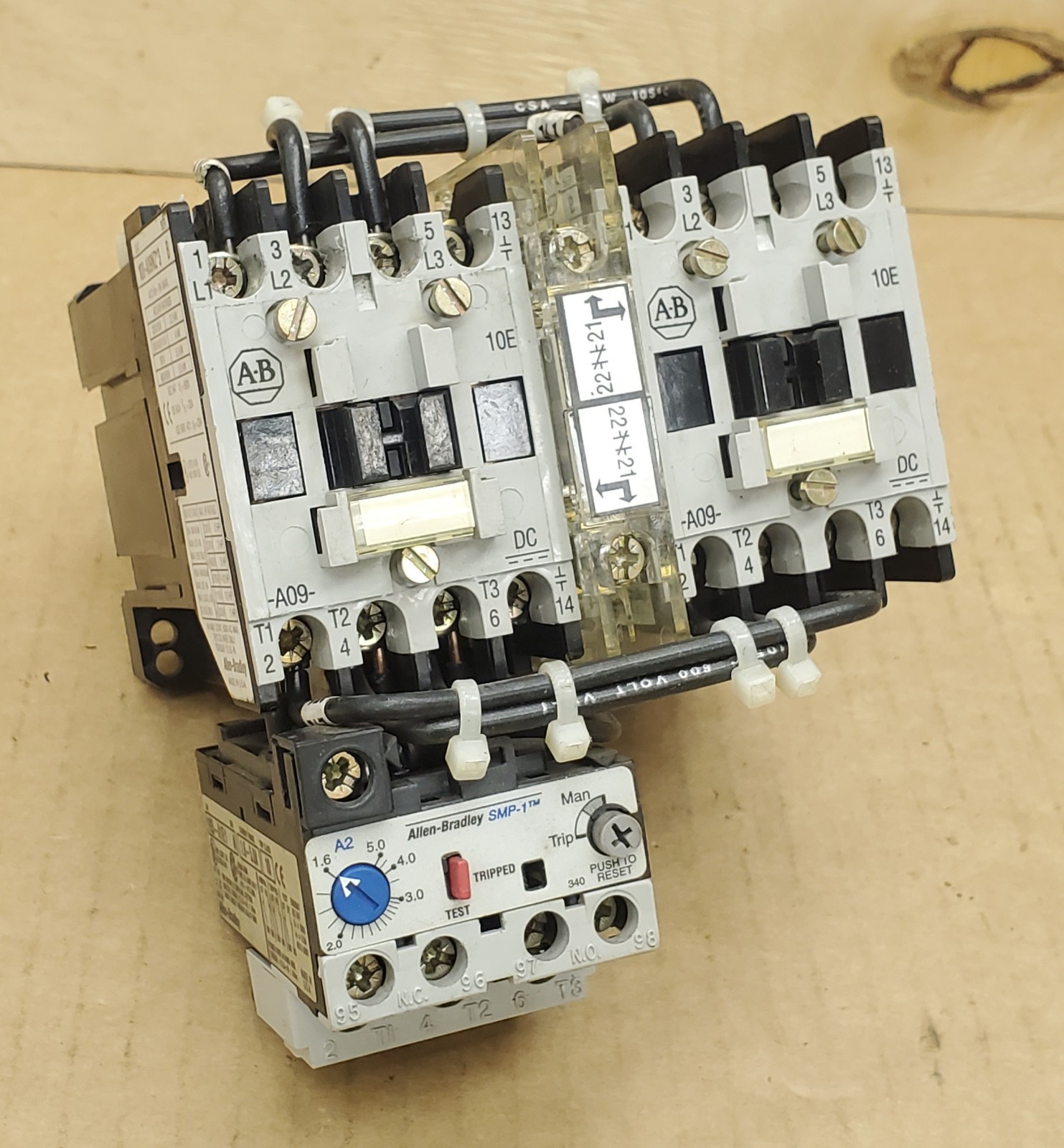 Allen Bradley Reversing Contactor  100-A09NZ3  24VDC Coil 193-A1E1 Overload NICE