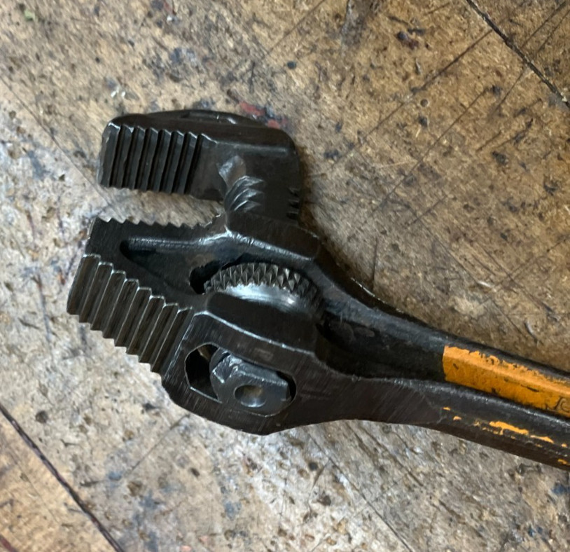 GTD Little Giant 8" Reversible Jaw Pipe Wrench Clean One