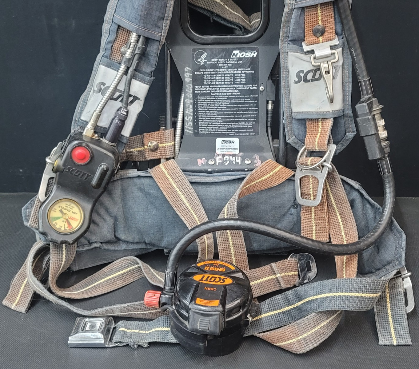 SCOTT 4.5 SCBA Harness w/ E-Z Flo Regulator, PAK-ALERT SE7 Series