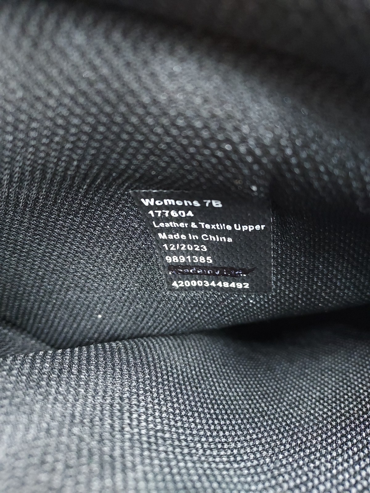 Magellan Outdoors Womens Sz 7B Snake Shield Armor 3.0 Realtree Edge APX (K4-D2)