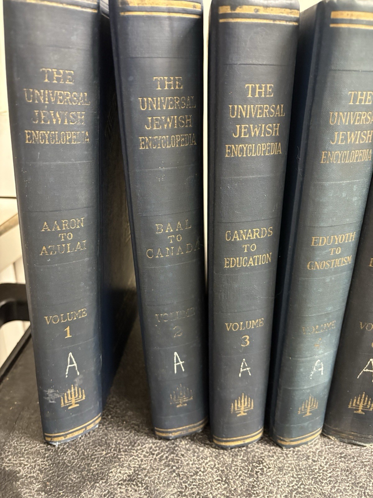 The Universal Jewish Encyclopedia 1941 Hardcover - Judaism 8 Volumes