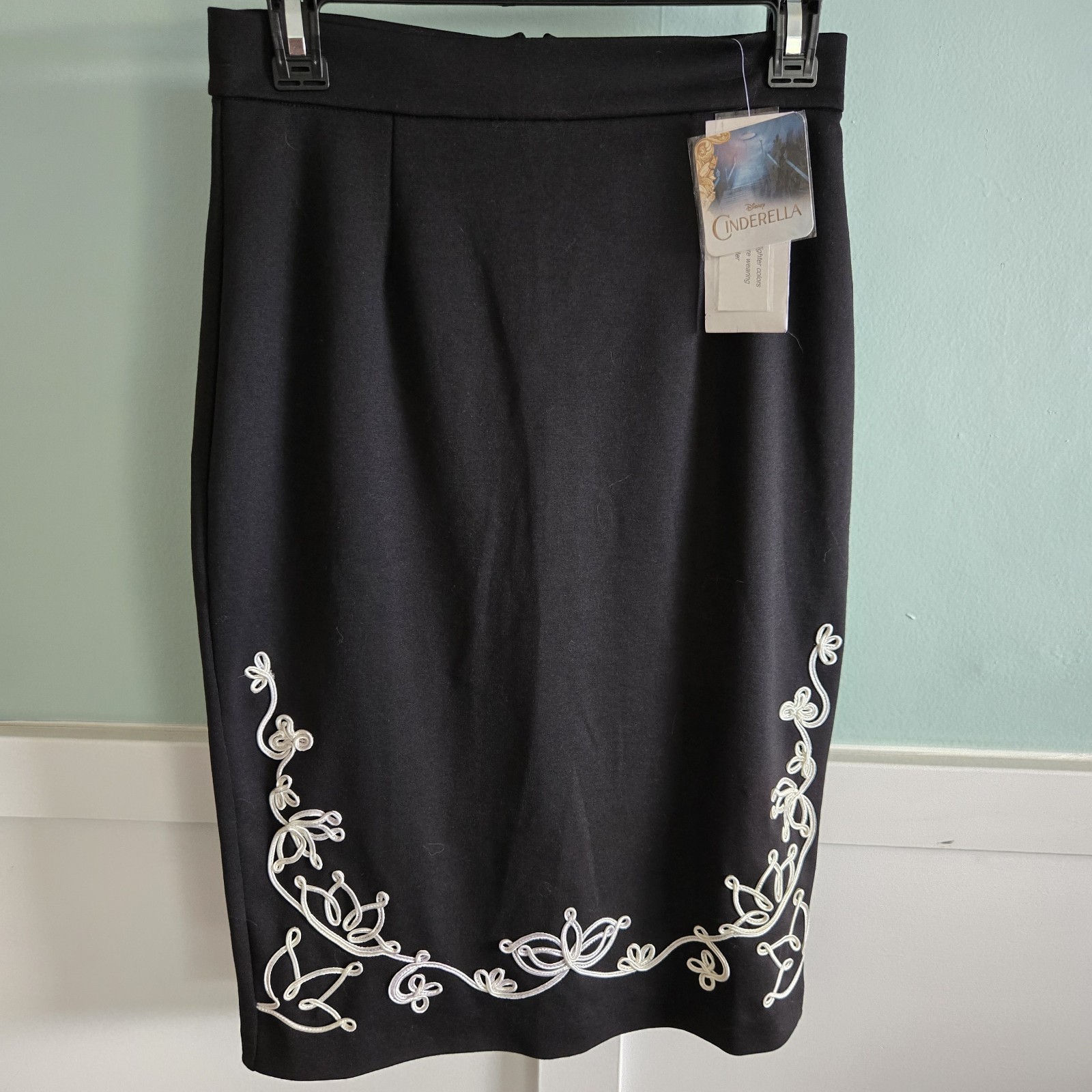 Hal Rubenstein/Disney Cinderella Embroidered Knee L Skirt Limited Edition Size 4