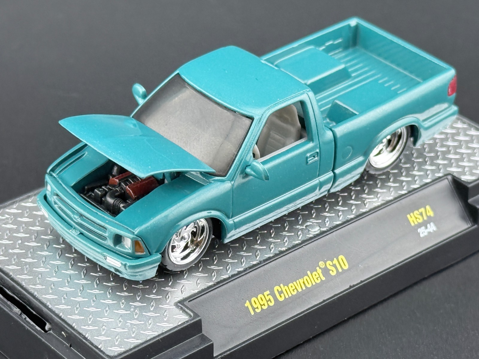 M2 1995 Chevrolet S10 Custom Hobby Exclusive 31500-HS74 1/64