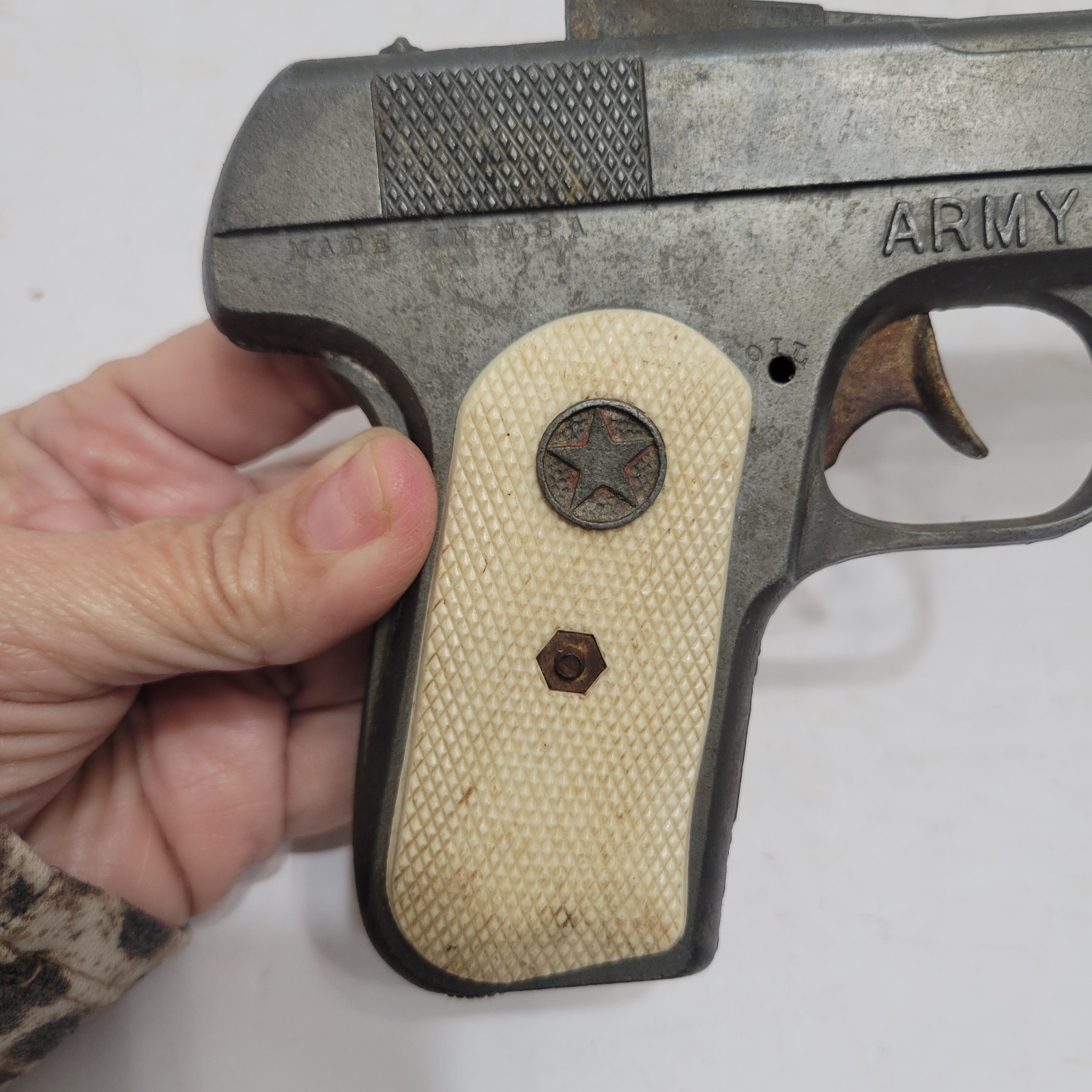 VINTAGE HUBLEY ARMY 45 CAP GUN - COLT 1911