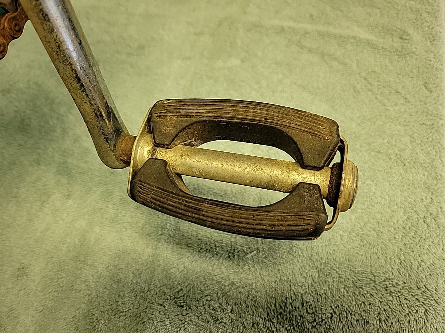 April 1977 Schwinn Suburban Complete Bicycle. Bike Rolls Smooth. Tires Dry Rot