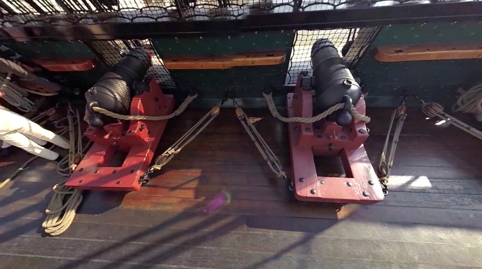 Revell USS Constitution, United States 1:96 -268pcs Blocks, 2ropes of guns hoist