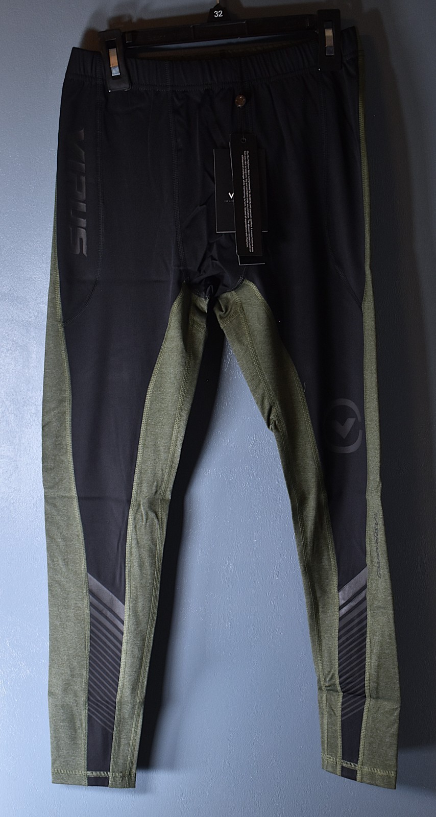 Virus Grappler V2 Splats compression tights size men's Medium, black & green