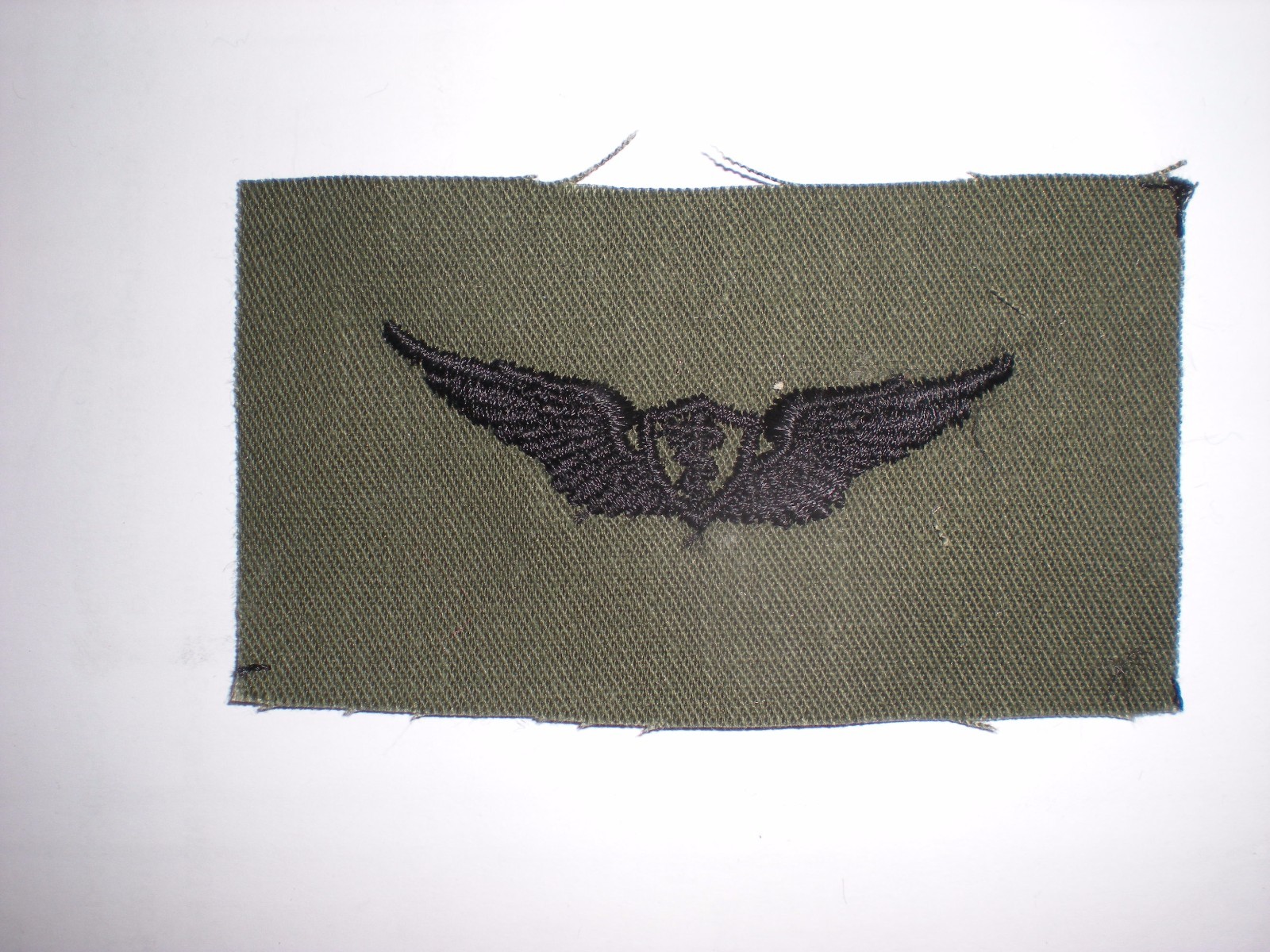US ARMY SUBDUED EMBROIDERED FLIGHT SURGEON WINGS BADGE