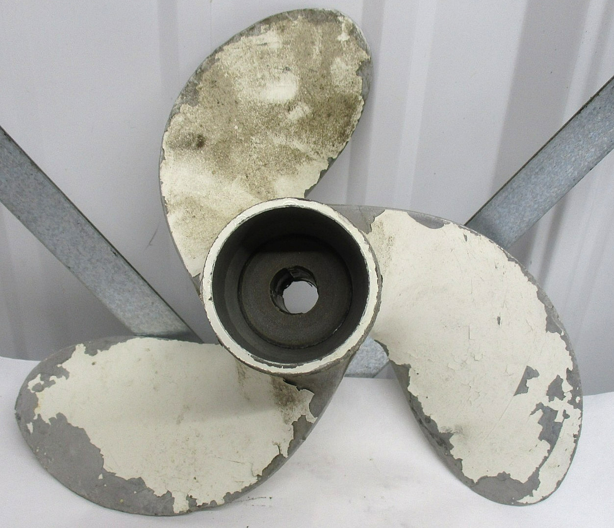 Johnson Evinrude OEM 4-8 HP Alum 3 Blade 0390830 Prop Propeller 8 .6 X 7