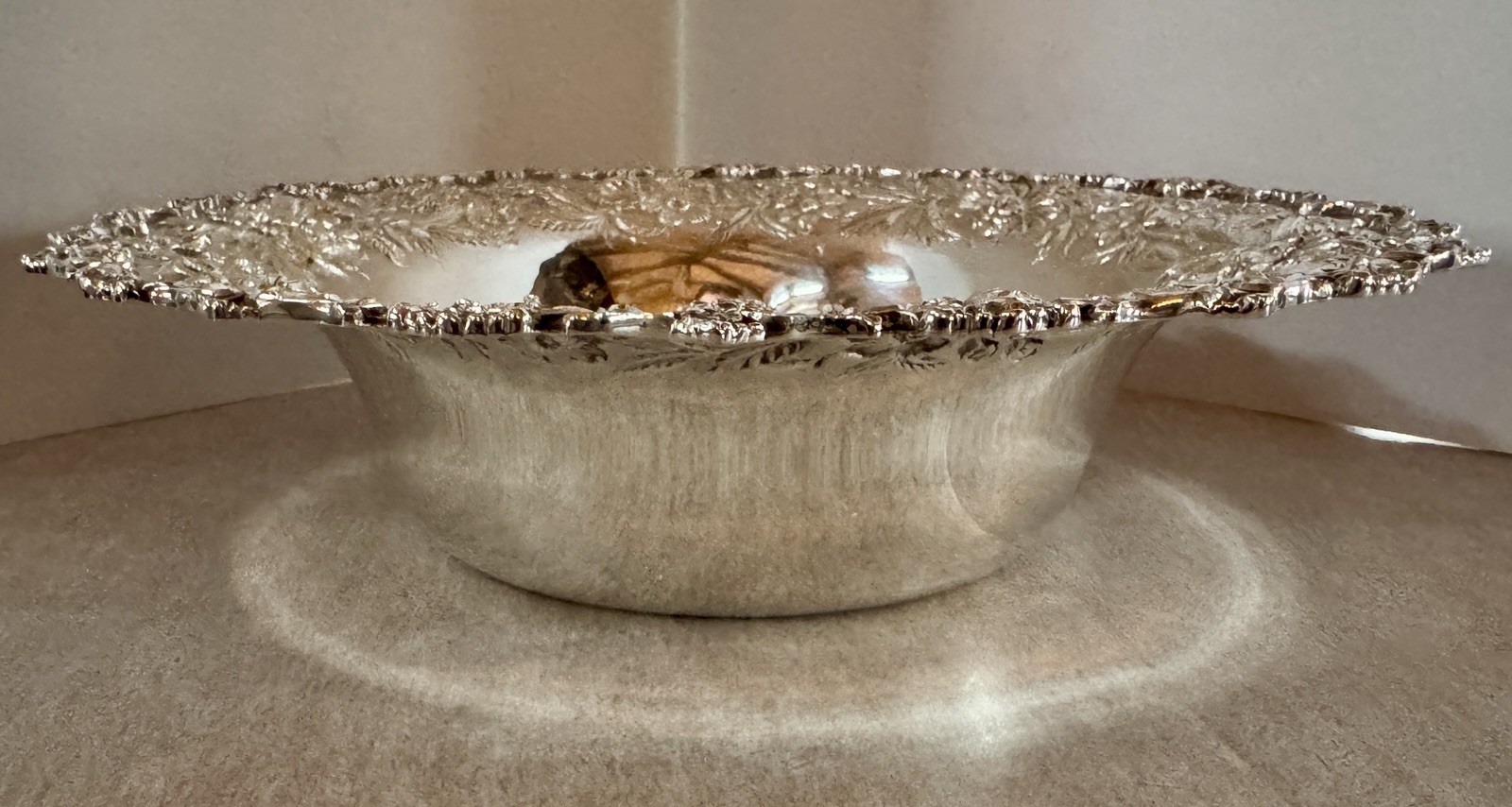 REPOUSSE PATTERN S KIRK & SON CO. HAND CHASED STERLING DEEP ROUND BOWL 11.2 OZT