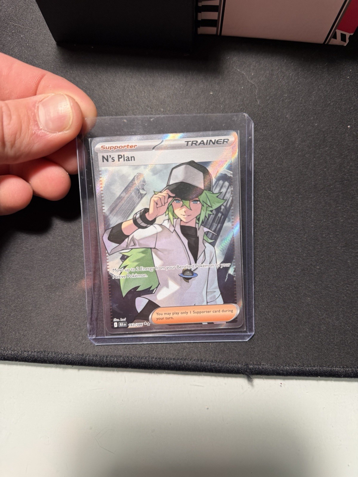 Pokemon TCG 4 - Pack Mystery Box (4 Booster Packs & 4 Mystery Packs)