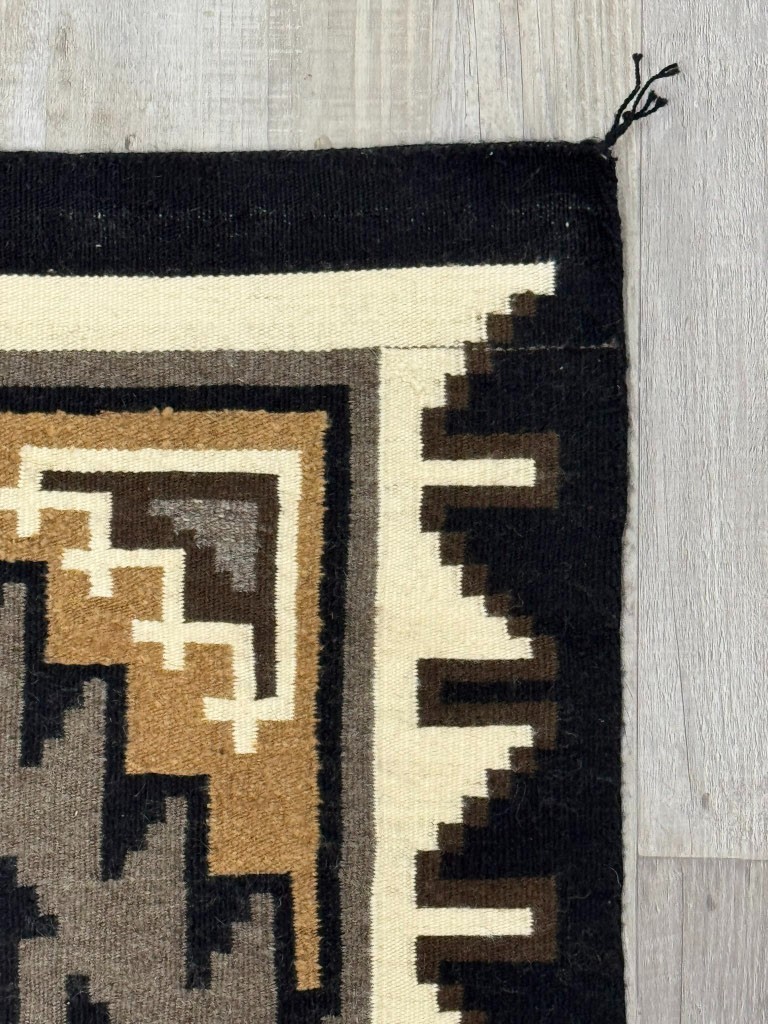 Navajo Rug: Two Gray Hills