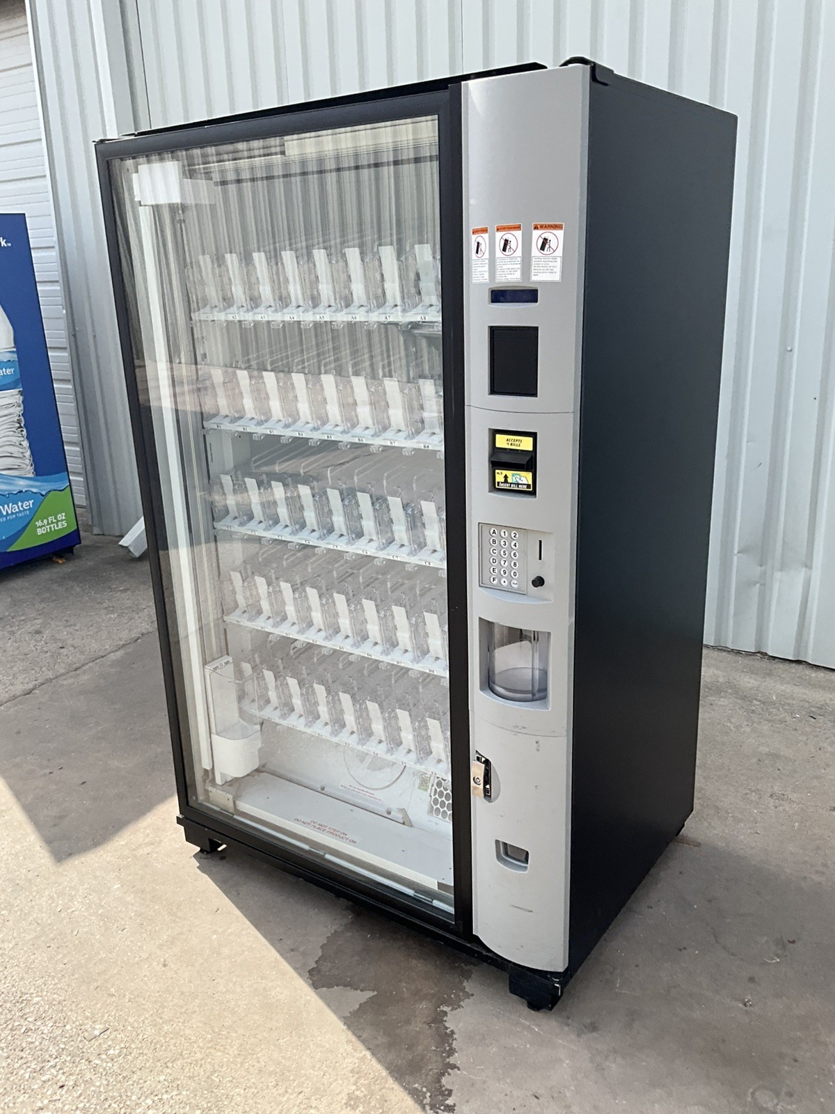 23 Dixie Narco BevMax CPI Glass Front Beverage Vending Machine 5800-4HC crane