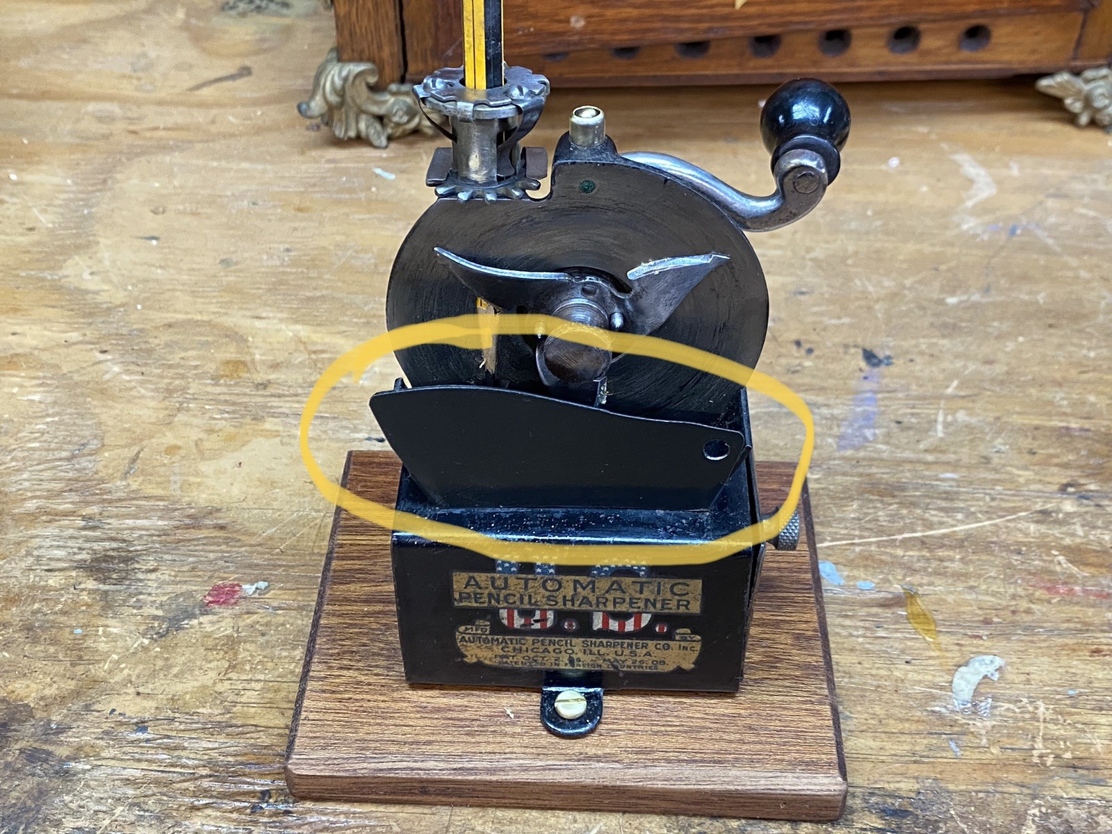 APSCO U.S. AUTOMATIC PENCIL SHARPENER Shavings Fence - Part Only lot 1