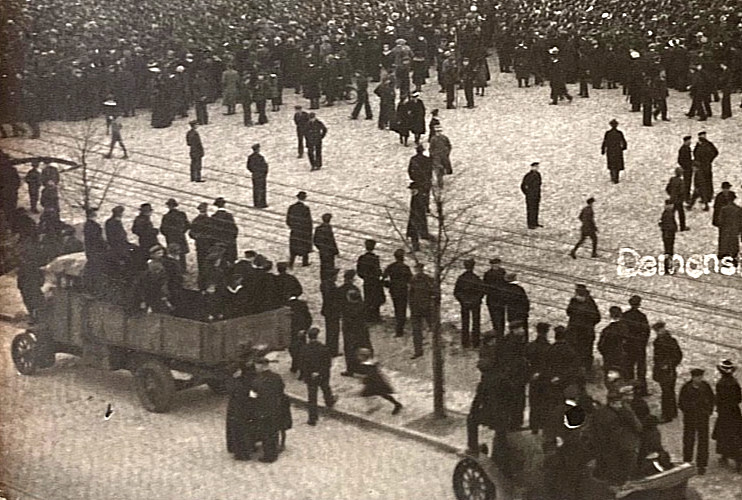 POST-WW1 GERMAN FREIKORPS WILHELMSHAVEN DEMONSTRATION PHOTO POSTCARD RPPC