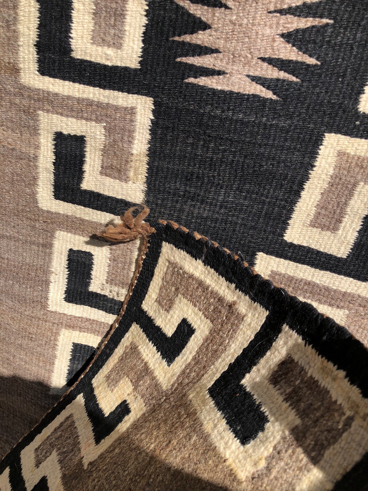 ANTIQUE NAVAJO WEAVING RUG NATURAL CHURRO WOOLS AUTHENTIC NATIVE c1930 62”x29”