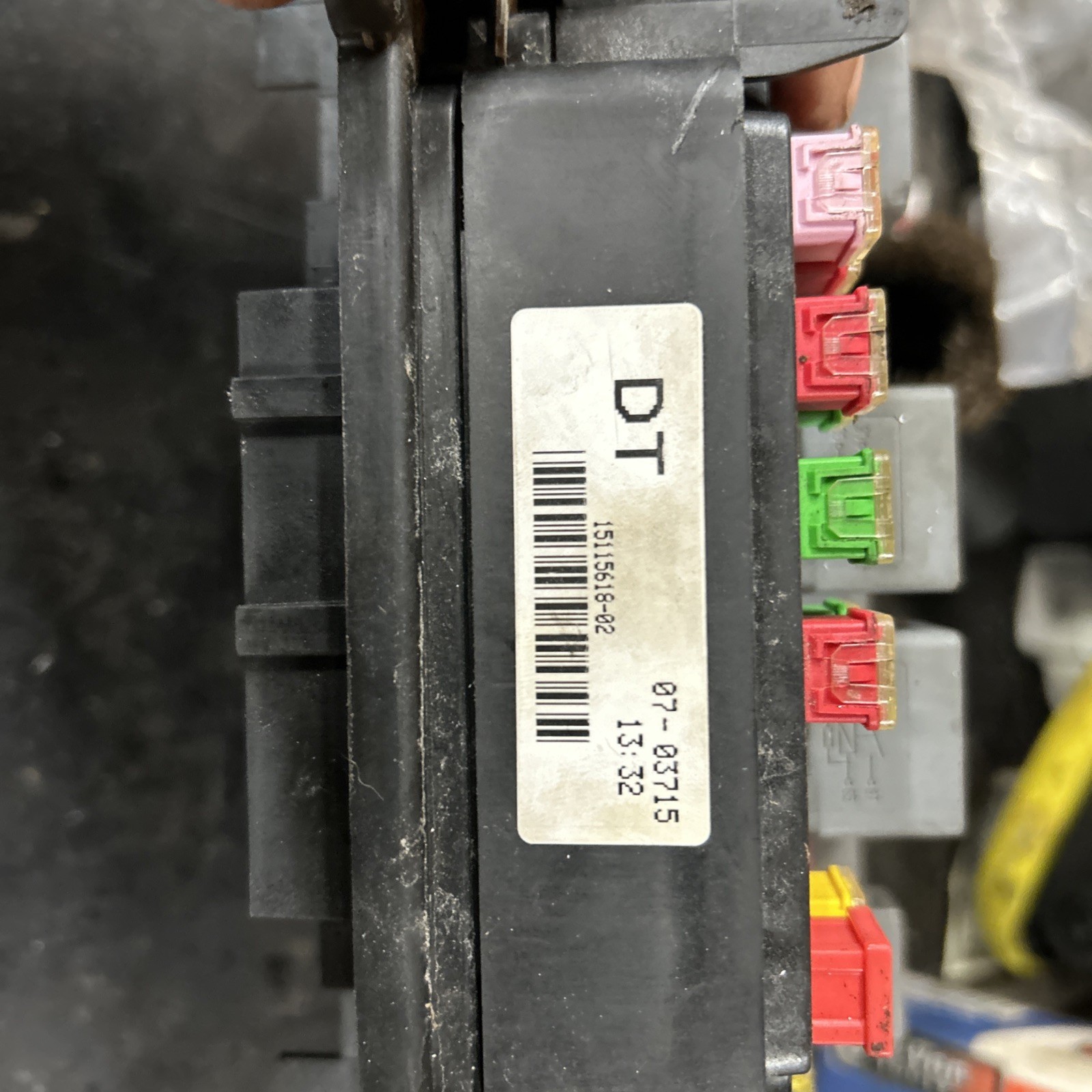 03-05 Chevrolet GMC 2500HD Duramax 6.6 LB7 LLY Underhood Fuse Box 15115618-02 DT