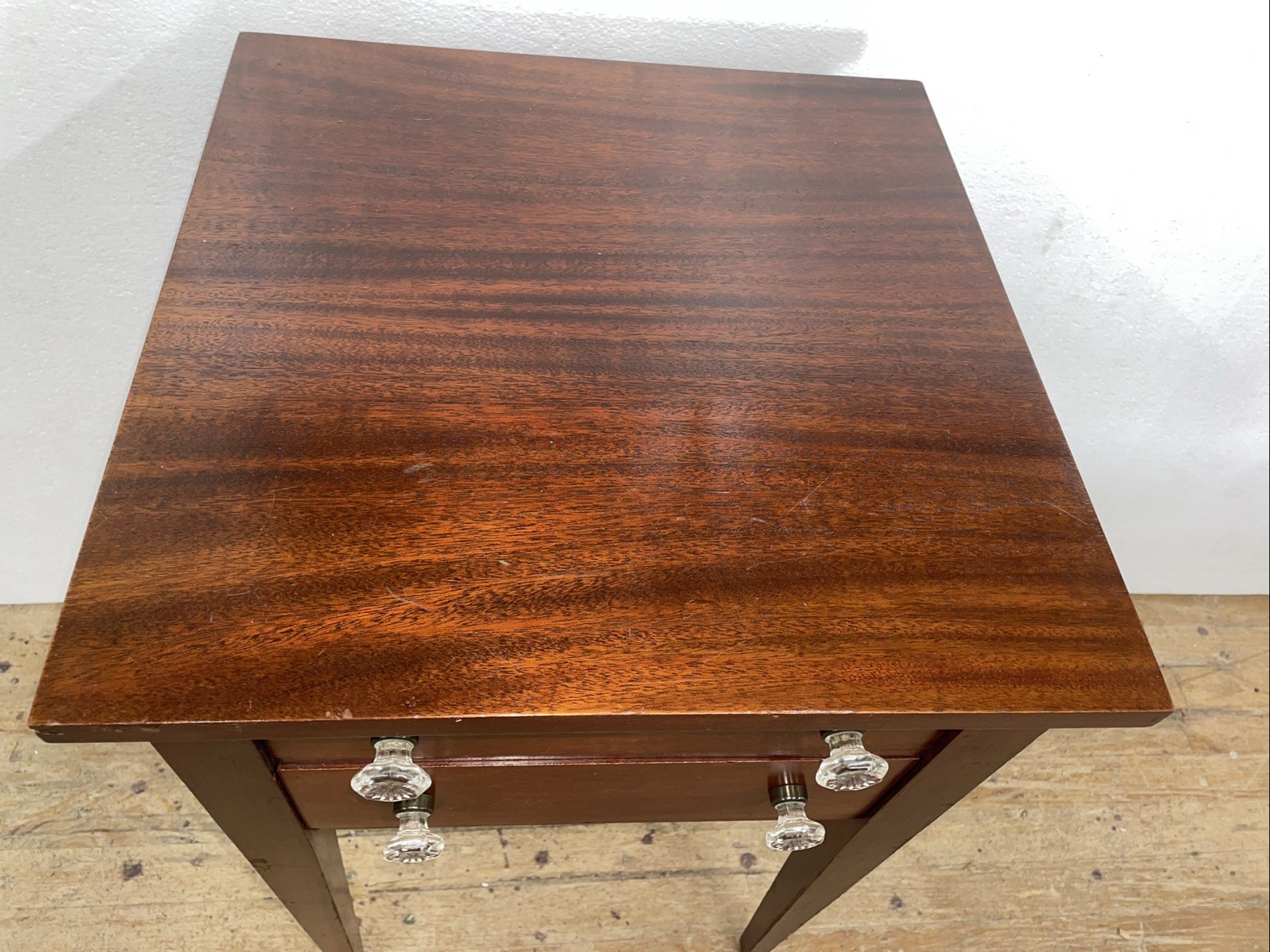 Vintage Mahogany 2 Drawer Table Nightstand lamp stand Glass knobs