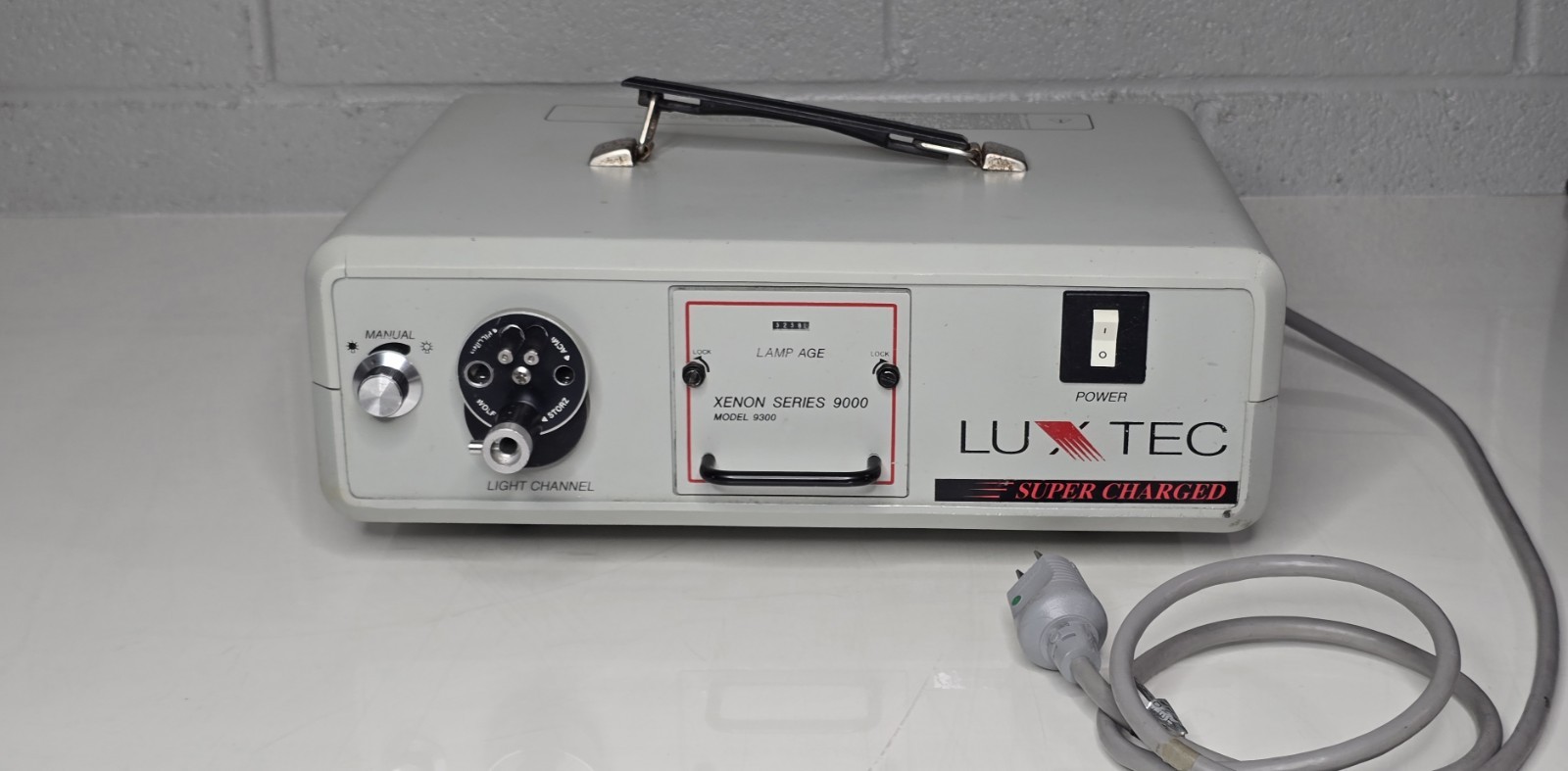 Luxtec 9300 Xenon Series 9000 Light Source