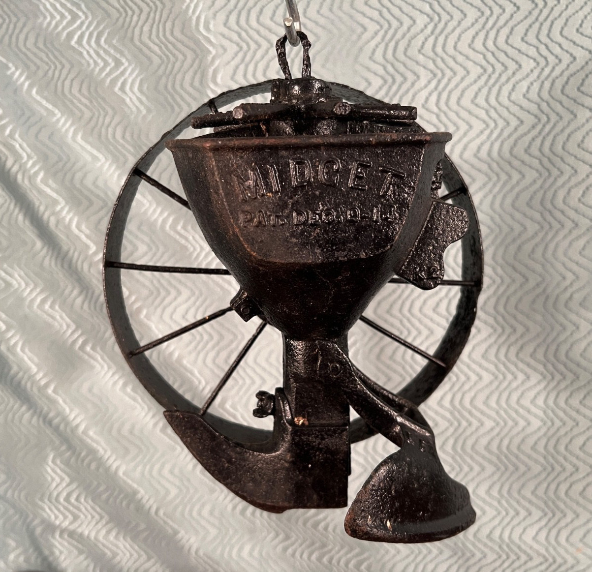 VTG/ATQ “Midget” Garden Seeder Pat Dec 9 14, Display only, doesn't not rotate