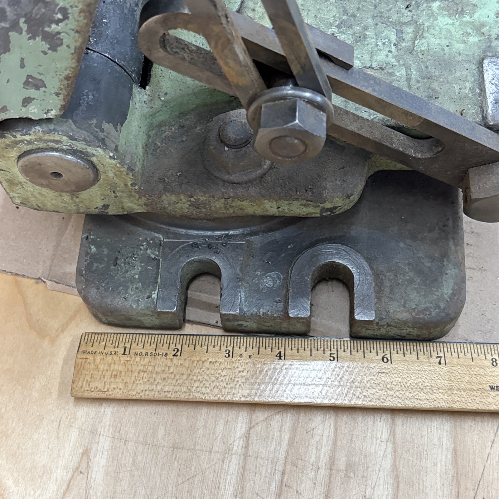 Brown & Sharpe No 3 Universal Tilting Vise 6” Jaw Double Swivel Base