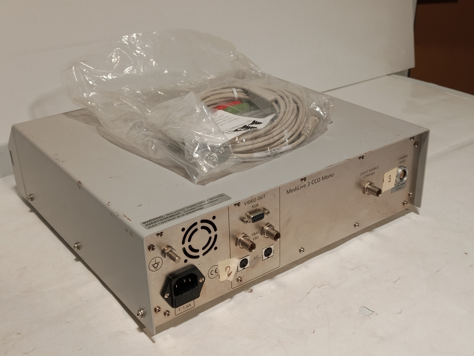 Carl Zeiss MediLive 3 CCD Mono NTSC Camera Control Unit MNR 1030-466 as shown