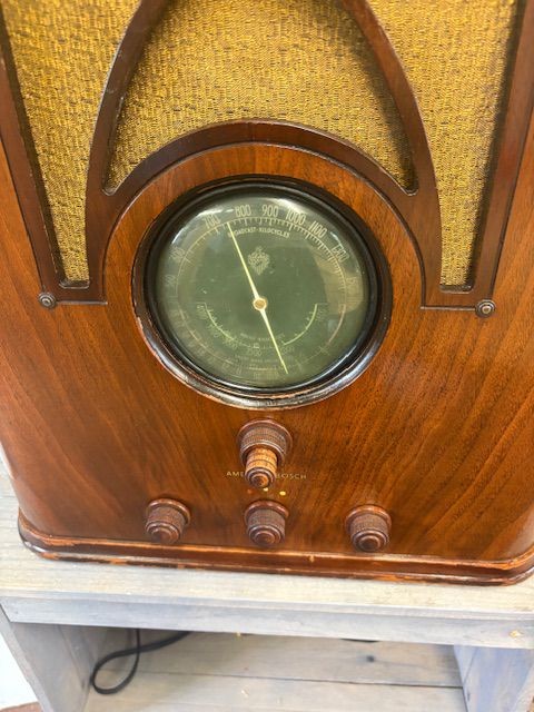 American Bosch 565 Tombstone Radio