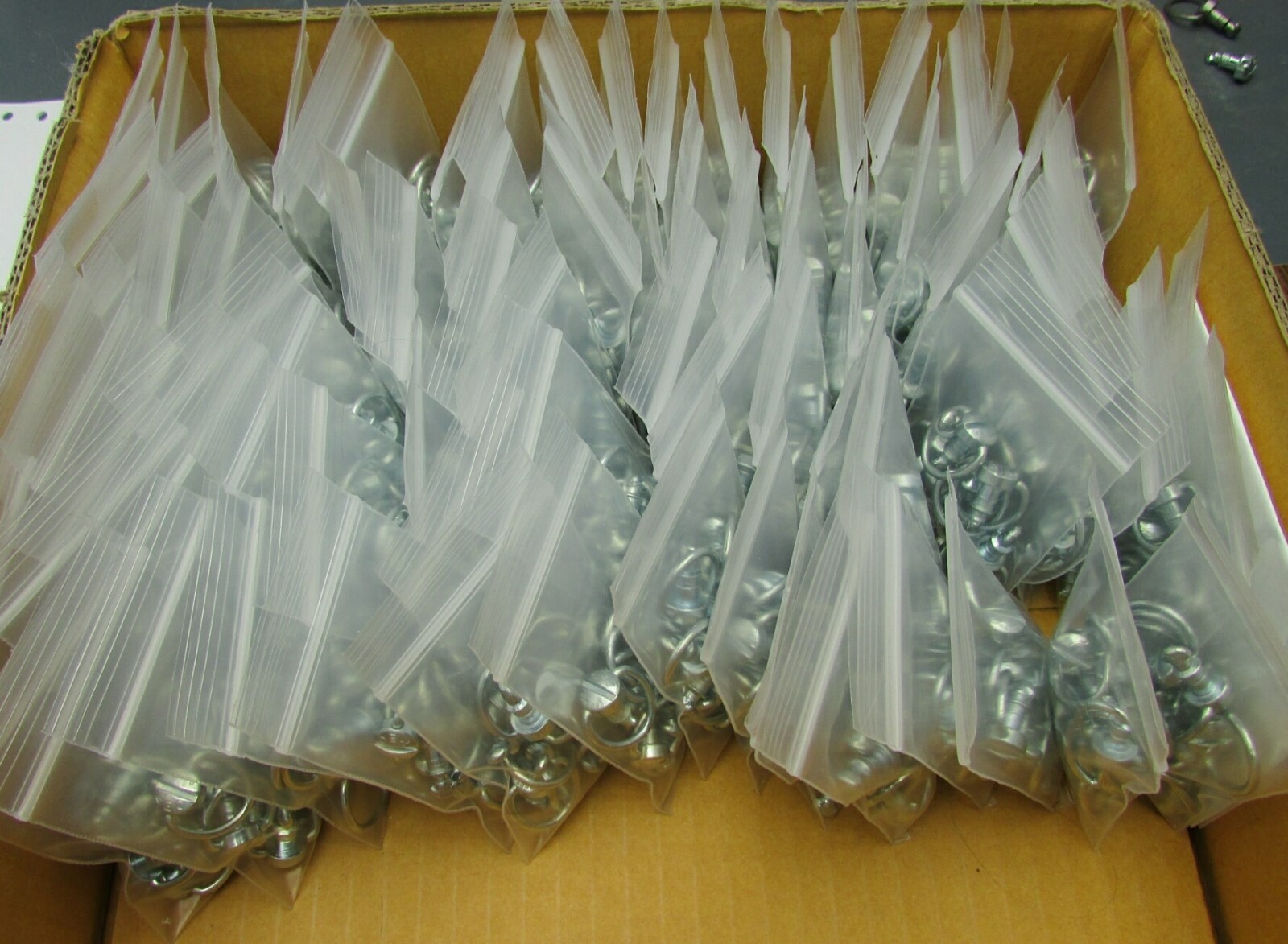 10 Genuine Southco Quarter Turn Dzus Lion Bail Head Ring Fasteners 82-15-220-16