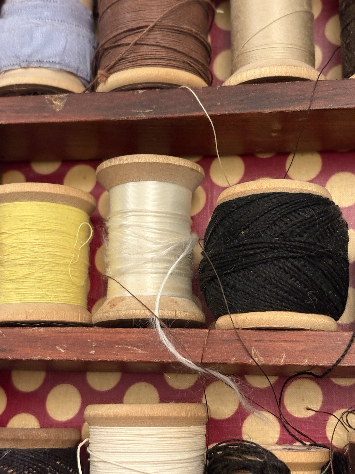 Vintage Case Full Of Wooden Spools Of Thread