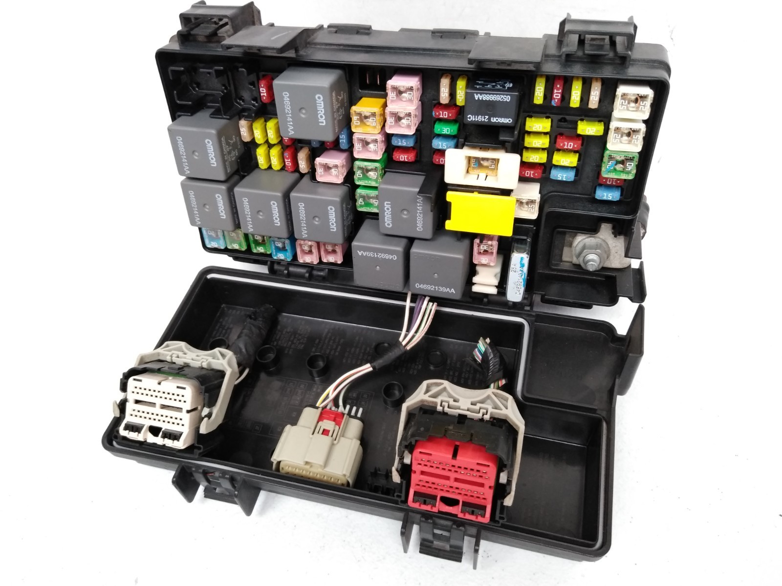 04692300AC Jeep 2009 2010 Liberty Fuse Box Dodge Nitro Front Relay Engine OEM J8