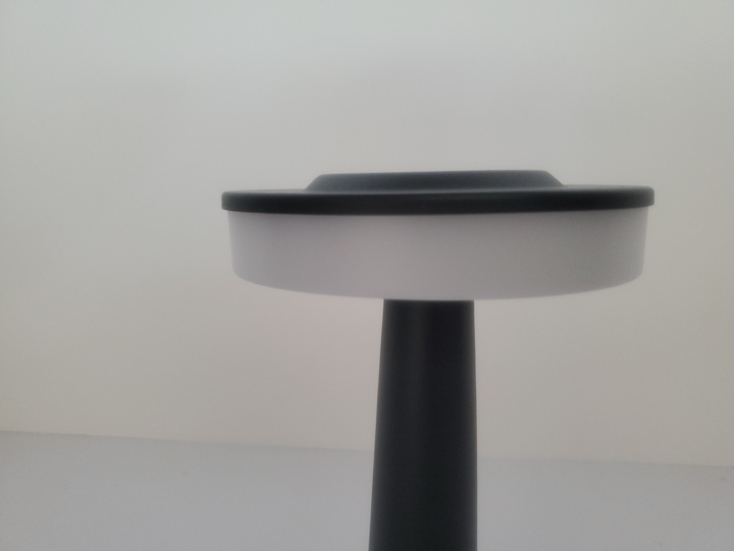 Cordless Metal Desk Lamp, Touch Sensor Control LED Table Lamp,3 Colors