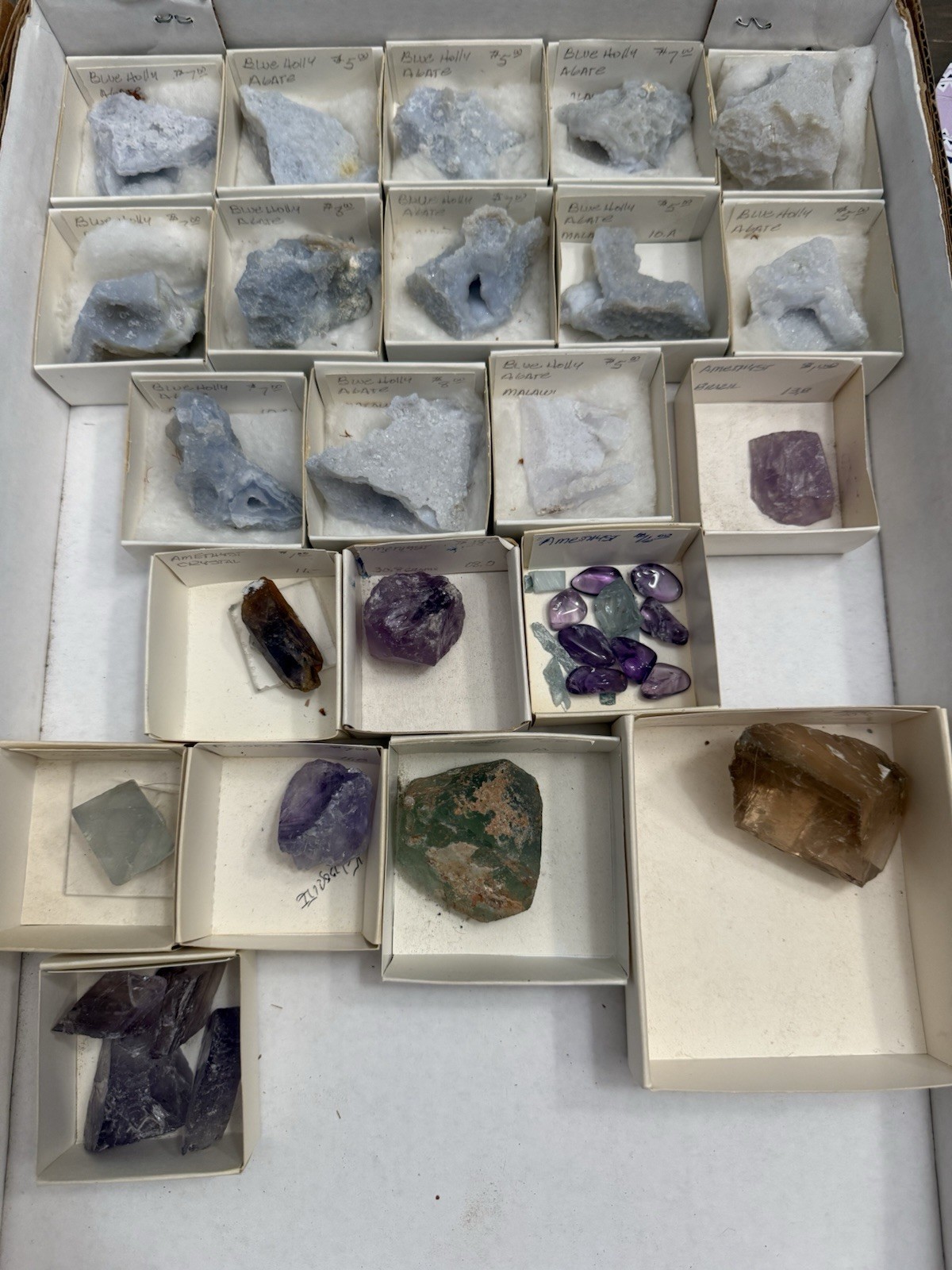 over 30 mixed specimens amethyst flourite blue holly agate