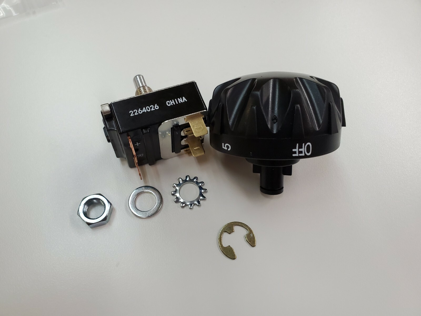 2280110 Minn Kota 5 Speed Control Knob & 2884026 5 Speed Switch Combo