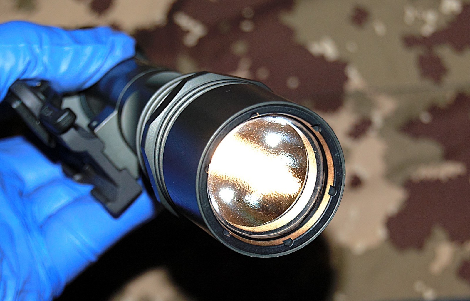 Surefire M962 Tactical Weapon Light w/ A.R.M.S. #17 Wingless Mount Old Gen