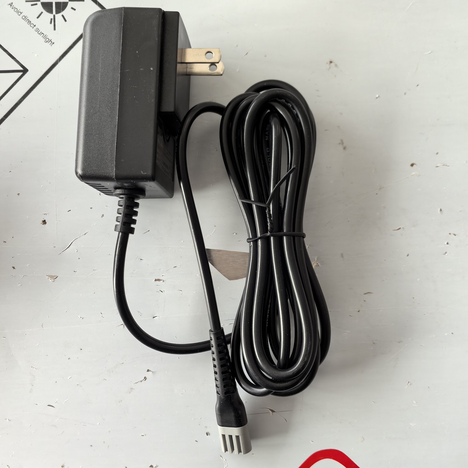 Wahl Professional 5-Star Cordless Gold Magic Clip Hair Clipper 8148-700 w/ Stand