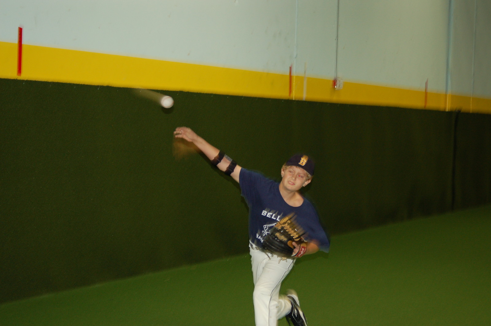 ThrowMAX Baseball & SoftBall throwing, pitching, training aid.