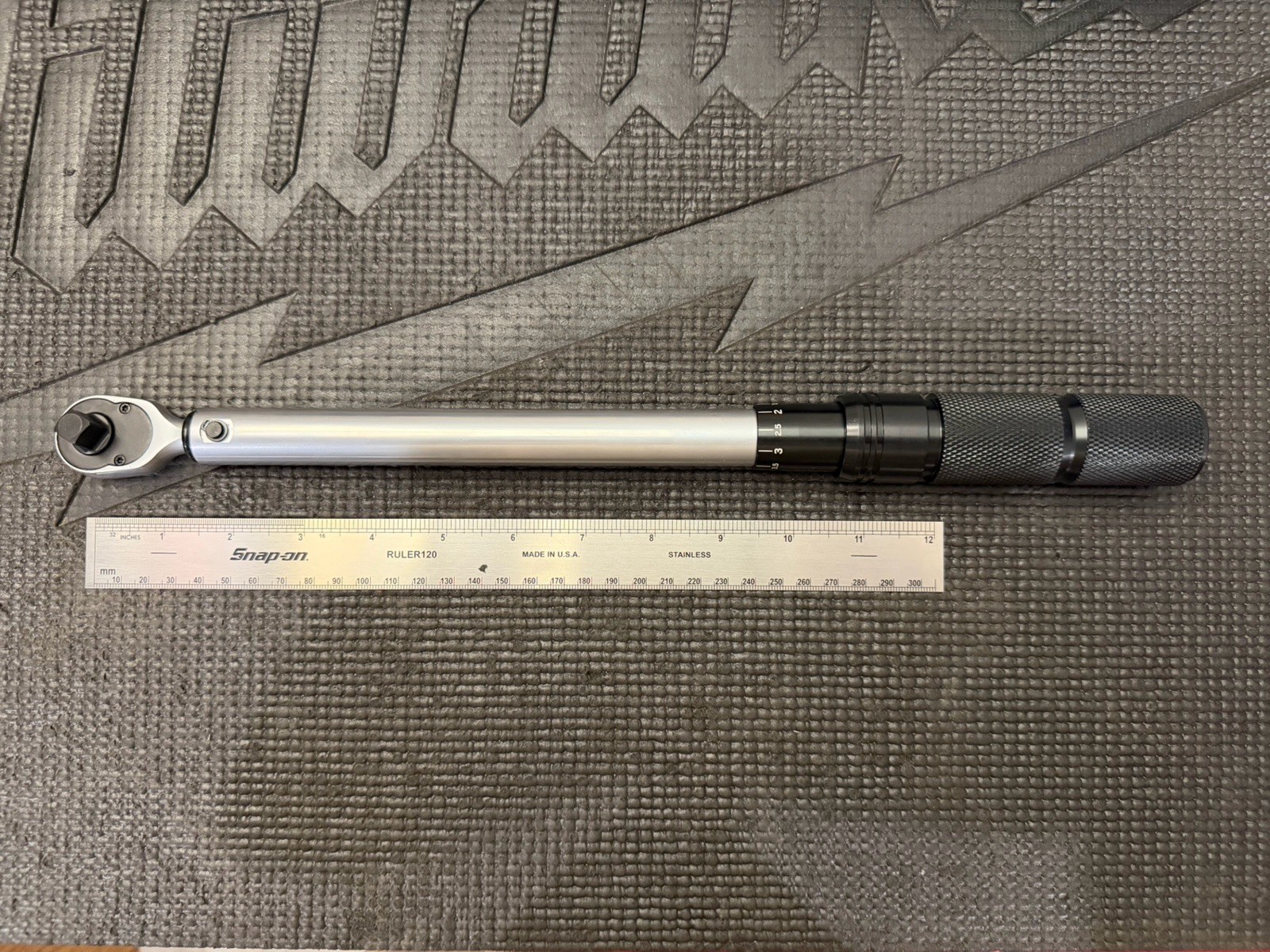 Tekton 3/8” 10-100 ft/lb 90 Tooth Micrometer Torque Wrench - TRQ51402