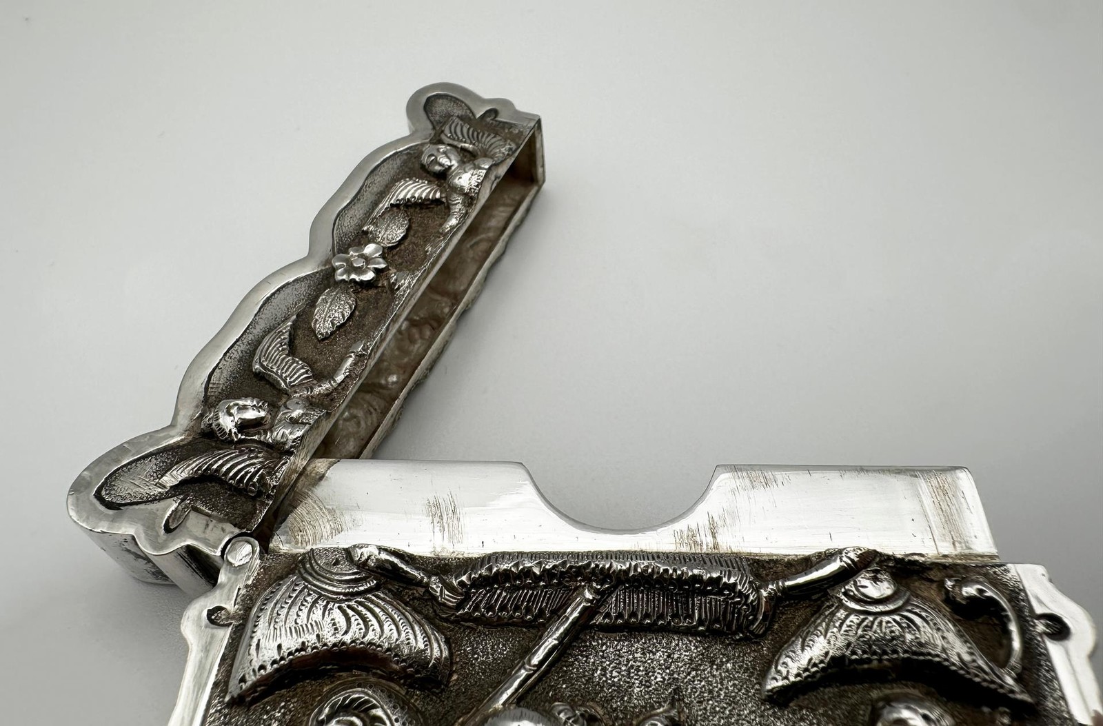 ANTIQUE INDIAN REPOUSE CARD CASE SILVER c1900 HASTINGS CHAPEL KOLKATA