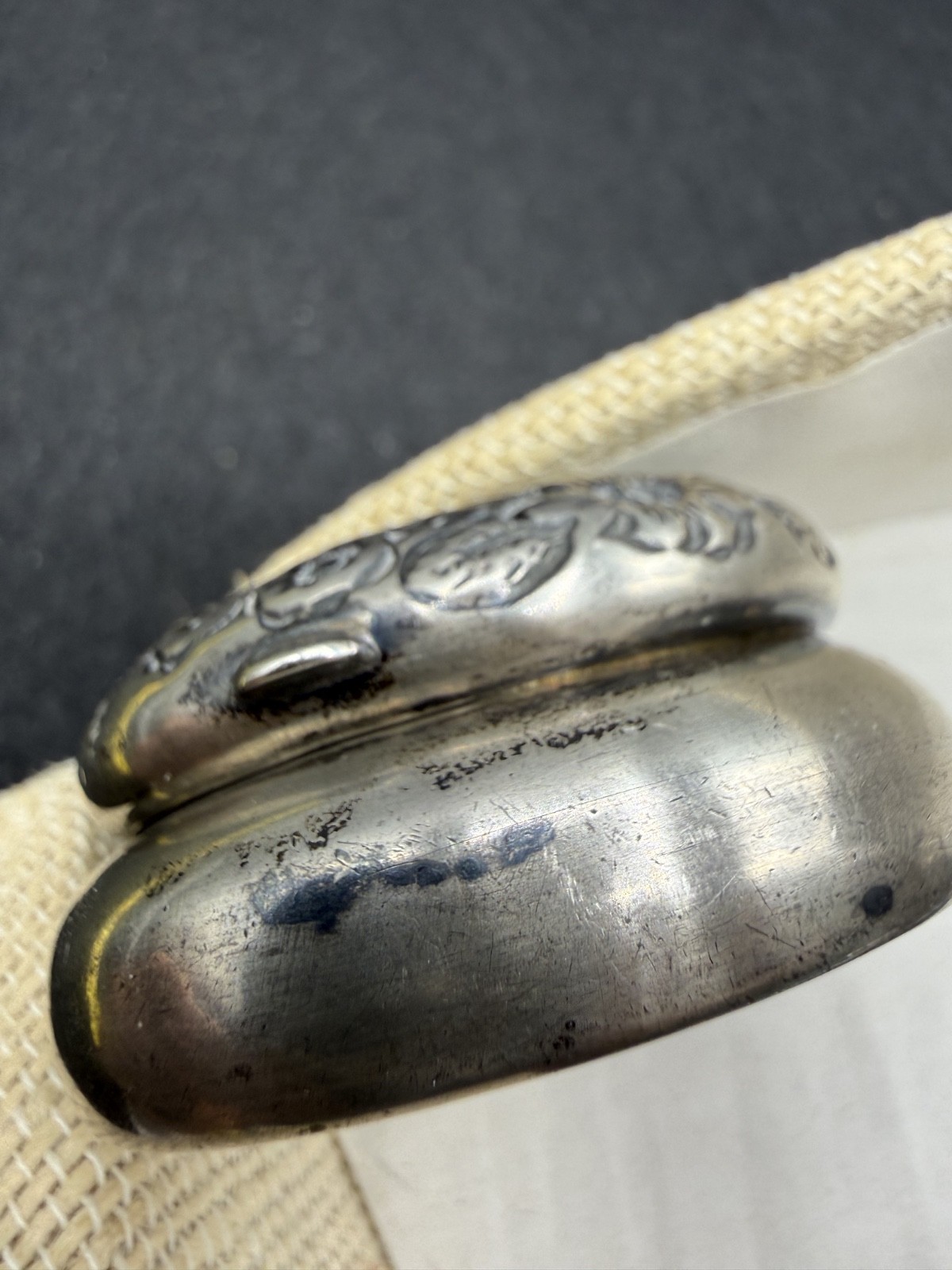 ANTIQUE STERLING SILVER FRANK SMITH ROUND DECORATIVE PILL TRINKET SNUFF BOX