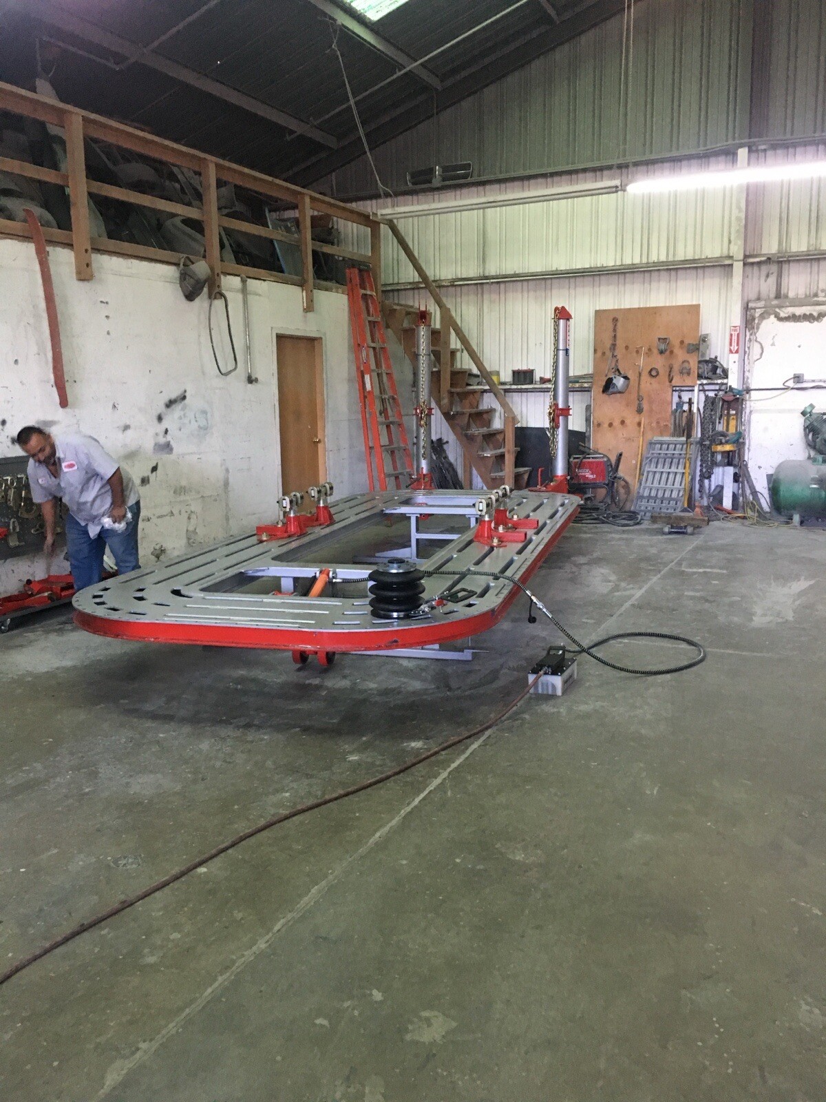 Frame Machine 21 feet 3 towers with tools Chief, car o liner